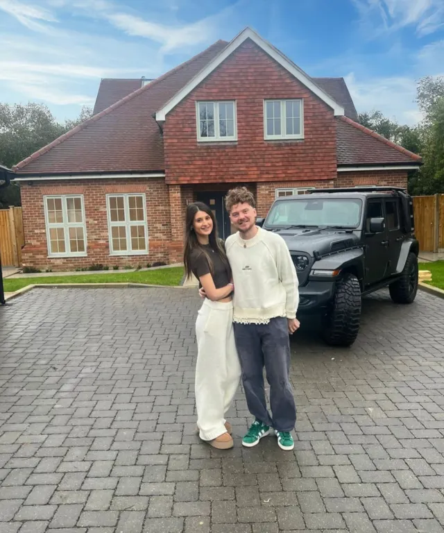 Conor Maynard boldog új élete apasági dráma után!-2