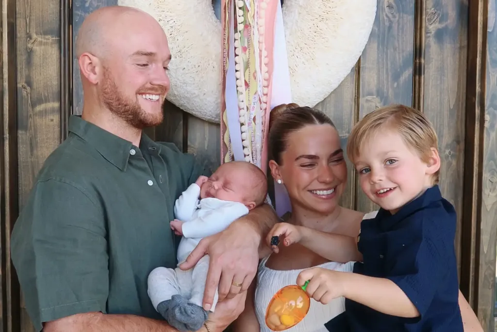 Influencer anya sírva búcsúzik 3 éves fiától-1