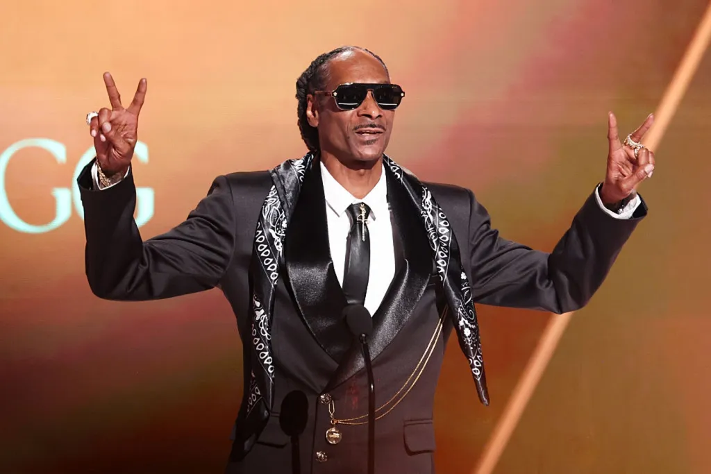 Snoop Dogg Homofóbnak Nevezték a Lightyear Csók Miatt-1