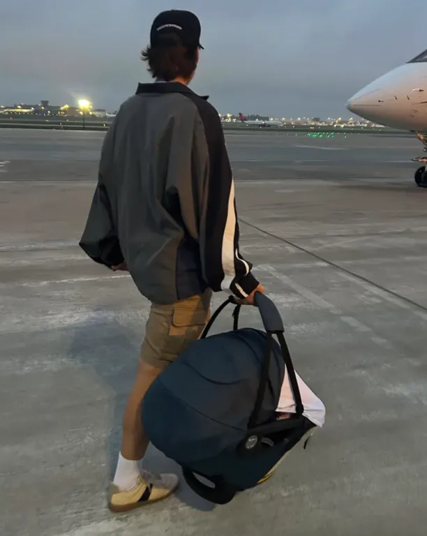 Millie Bobby Brown boldog anyuka: Íme az örökbefogadott kislány!-2