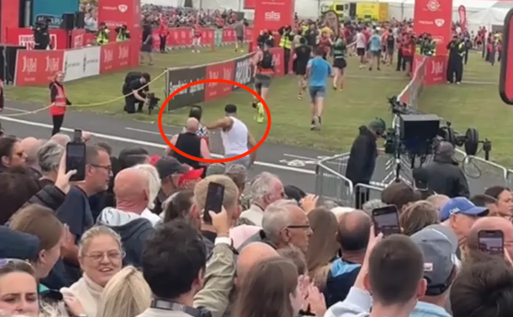 Tommy Fury lökdösi a futót a Great North Run sprintért!-2