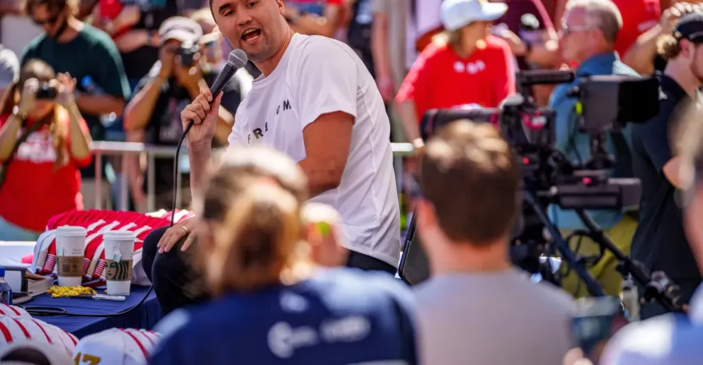 Charlie-Kirk-halala-Fenyegetesek-a-szolasszabadsag-ellen Charlie Kirk halála: Fenyegetések a szólásszabadság ellen