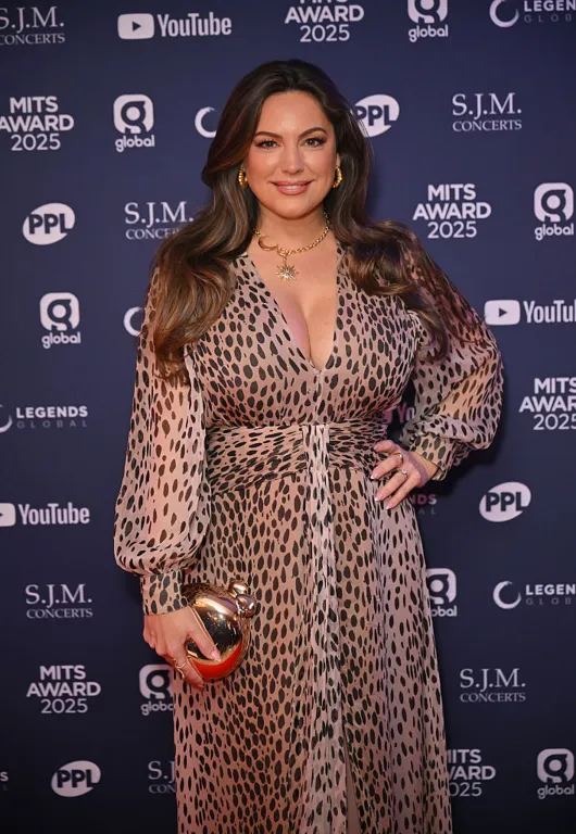 Kelly Brook szívszorító kérése az I’m a Celeb zuhany előtt-3