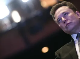 Elon Musk alakítja a Grok AI-t: Szokatlan imádat
