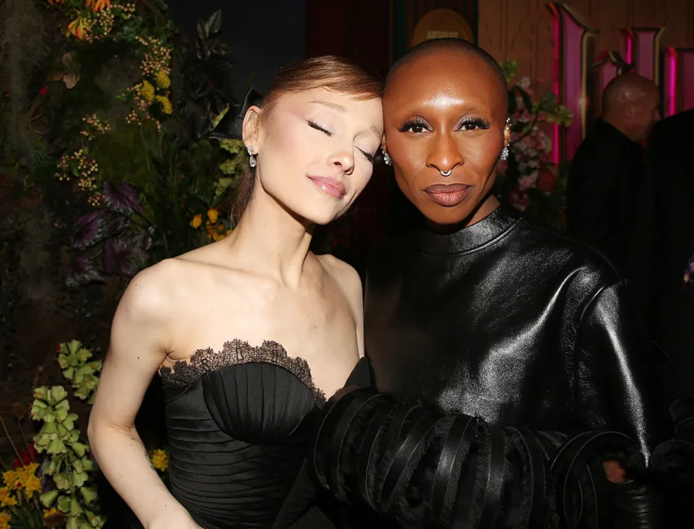 Ariana Grande felfedi: Miért érinti folyton Cynthia Erivo-t?-1