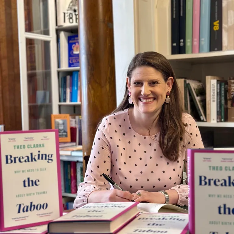 Louise Thompson: Szörnyű szülés miatt soha többé nem szülhet!-2