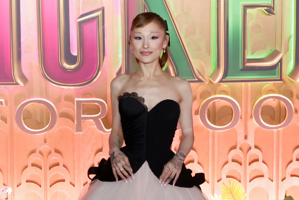 Kiderült Ariana Grande igazi teljes neve a Wicked stáblistában!-2