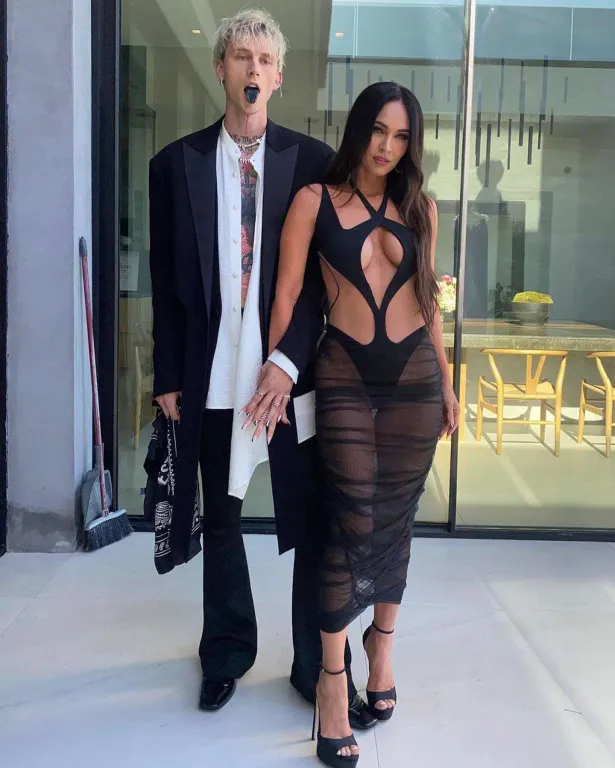 Megan Fox és MGK: Vérivás után szakítás és baba?-1