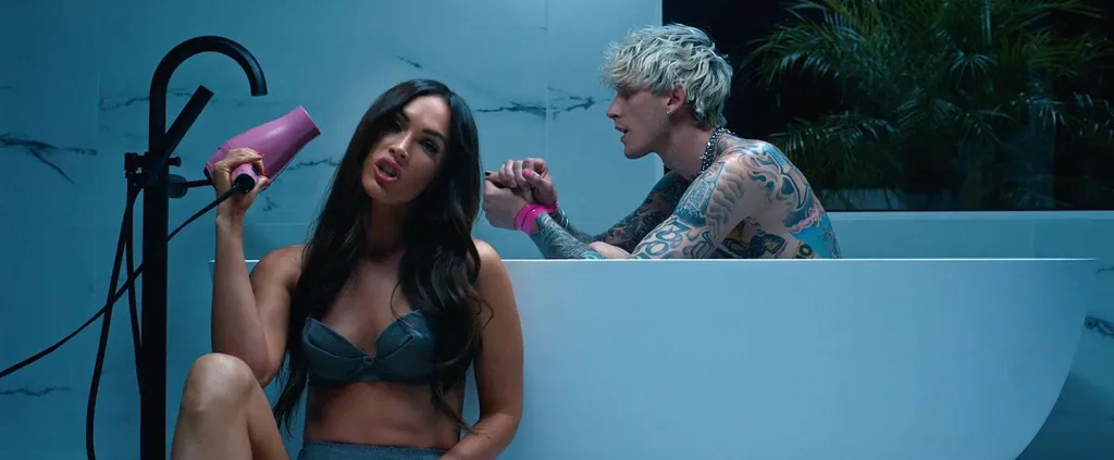 Megan Fox és MGK: Vérivás után szakítás és baba?-3