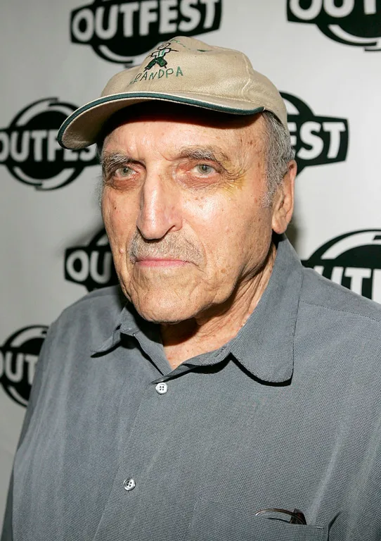 23 Elhunyt Színész a Mindenki Szereti Raymondot Sorozatból!-18