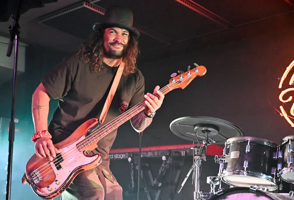 AI Jason Momoa Csalt Meg Özvegyet 500ezer Fontért!-1