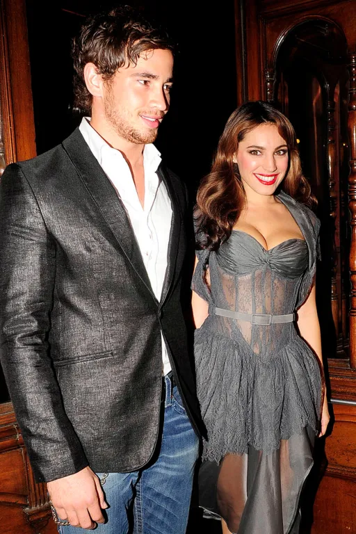 Kelly Brook megütötte exét night clubban Jerry Springer-stílusban!-2