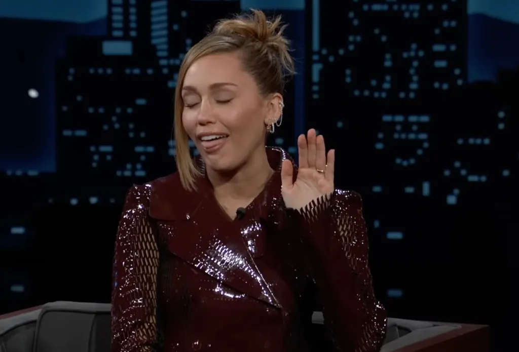 Miley Cyrus retteg a paptól: Hányingere lesz karácsonykor!-1