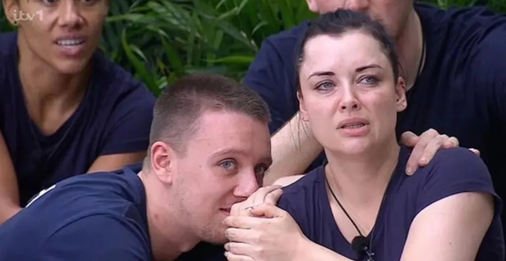 Aitch kitálalt: Csak barátok Shona McGarty-val!-1