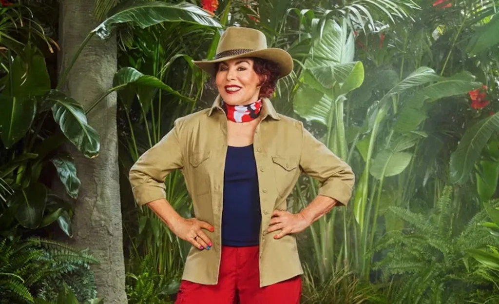 Ruby Wax megcsókolta Dec-et élőben: Sokk a dzsungel show-ban!-1