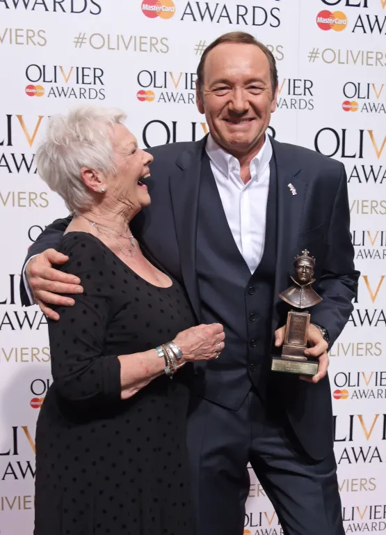 Dench: Weinstein letöltötte büntetését – Megbocsát?-3