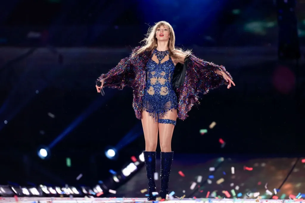 Taylor Swift óriási bónuszt osztott – majdnem elájult a csapat!-1