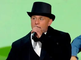 Dopeman frakkban énekli Omega-slágerét: botrány a műsorban!