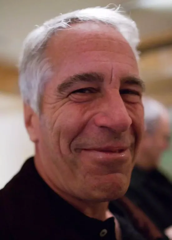 Epstein rejtélyes temploma: Mit rejt a kék-fehér épület?-1