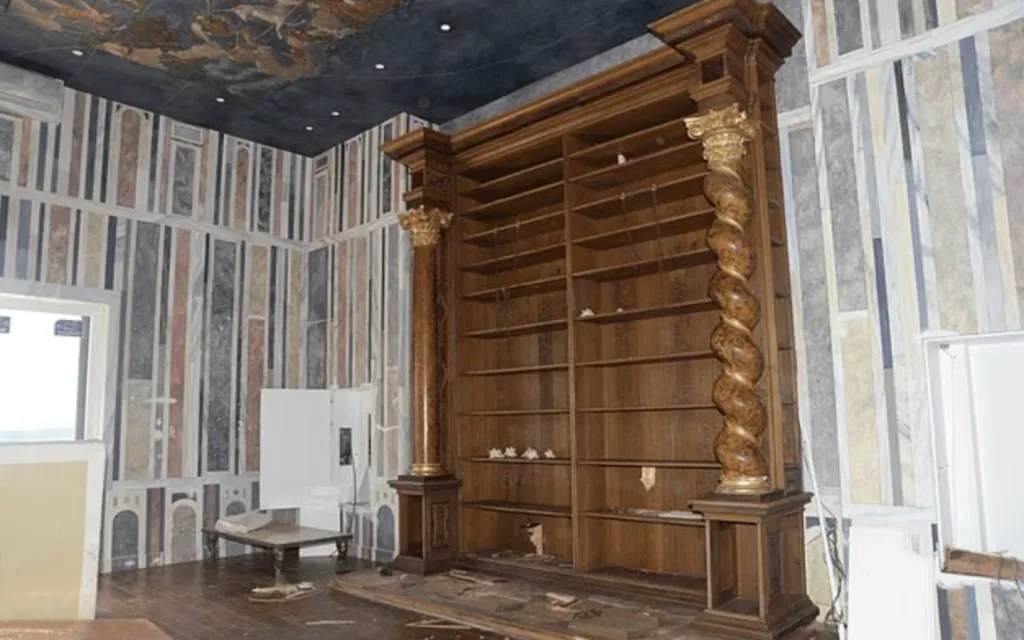 Epstein rejtélyes temploma: Mit rejt a kék-fehér épület?-3