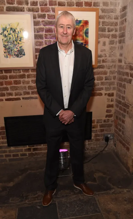 Miért nem tér vissza Lyndhurst a Csak bolondok reunionra?-3