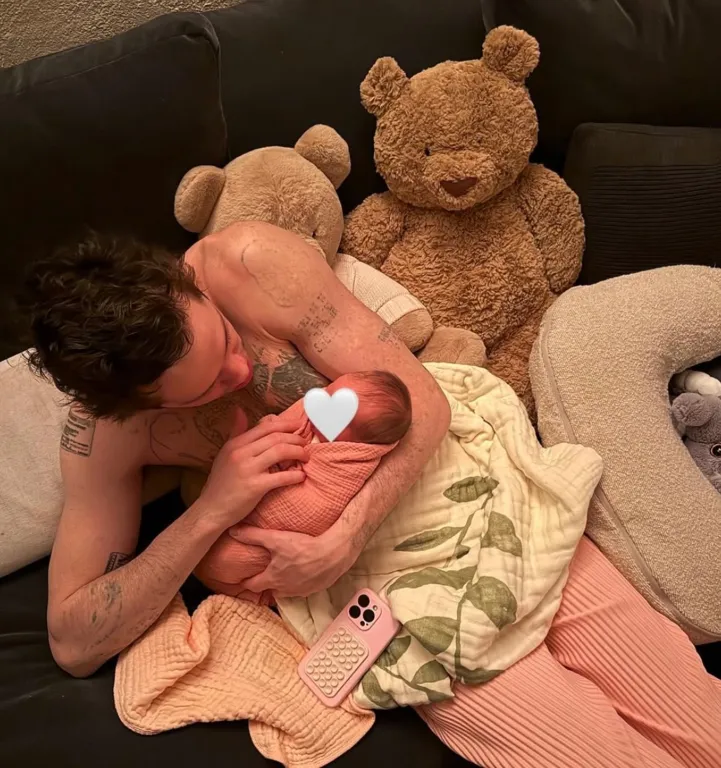 Elsie Hewitt Brutális Anyasági Titkai Pete Davidsonnal!-1