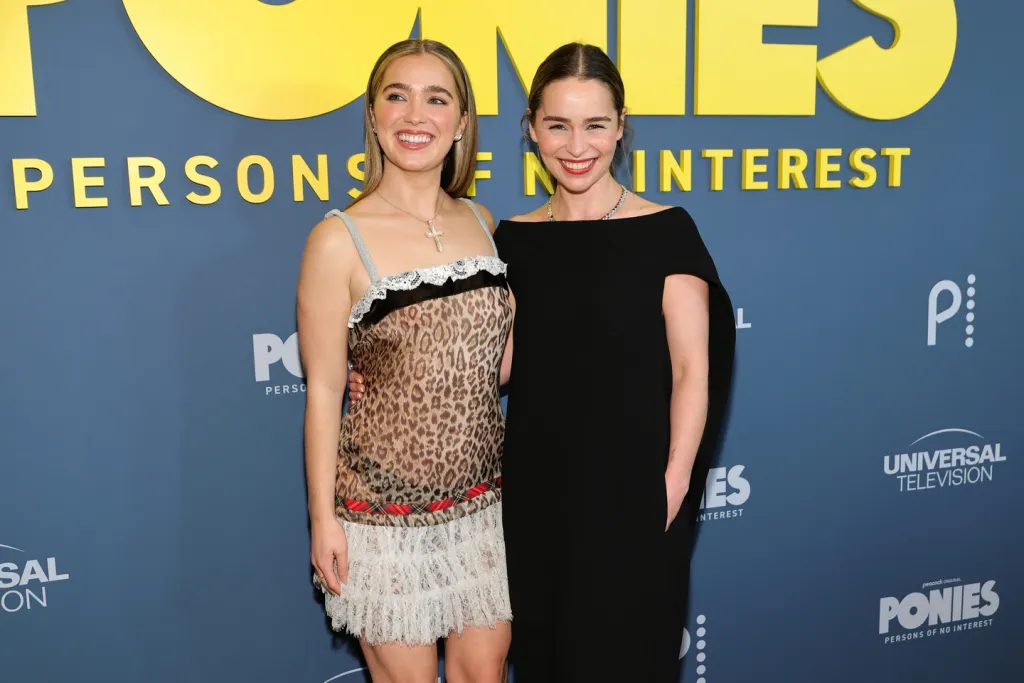 Emilia Clarke bordát tört szexjelenet közben!-2