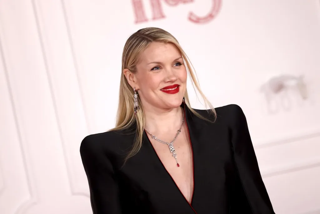 Botrány a Wuthering Heights-ben: Elordi fehér Heathcliffje?-2