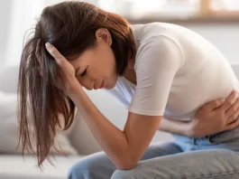 Okra: a trópusi szuperzöldség egészségügyi titkai Egy nőnek fáj a hasa