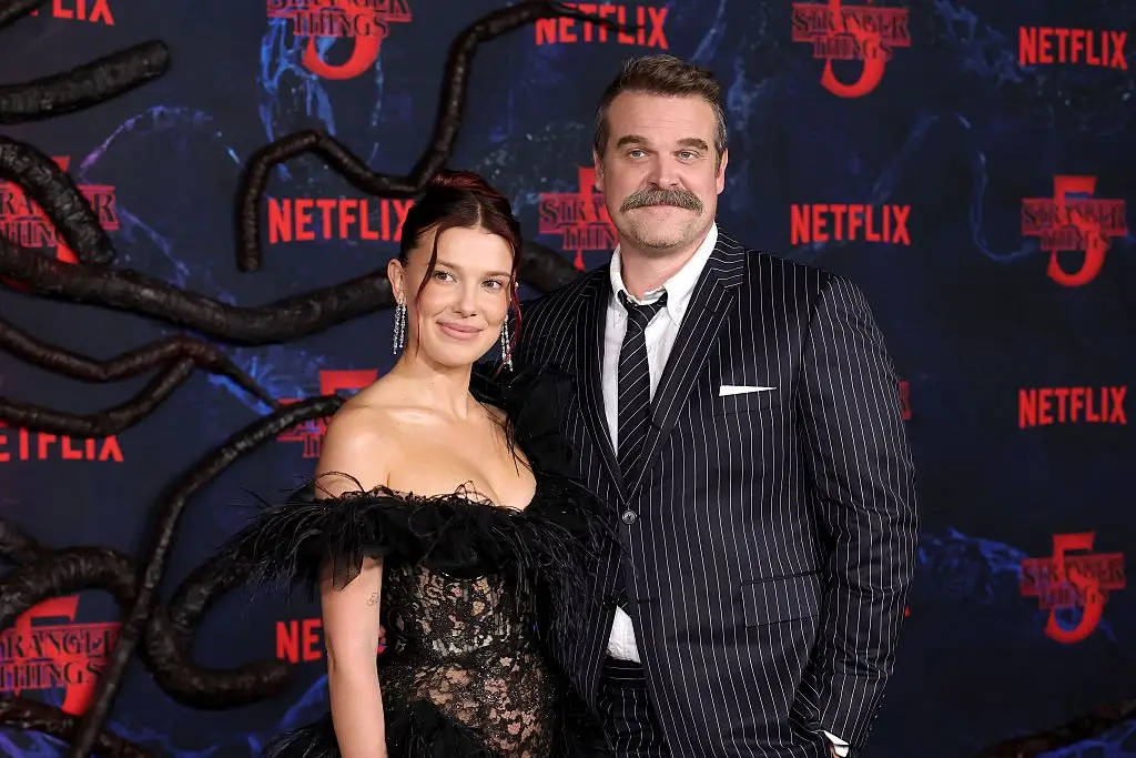 David Harbour feltűnt Millie Bobby Brown buliján bullying vita után!-2
