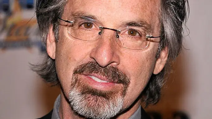 Bipolar symptoms as Lizzie McGuire star Robert Carradine dies age 71 after two-decade battle with disorder