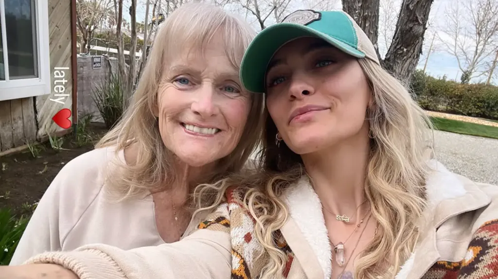 Paris Jackson ritka fotója anyjával: Debbie Rowe visszatér!-2