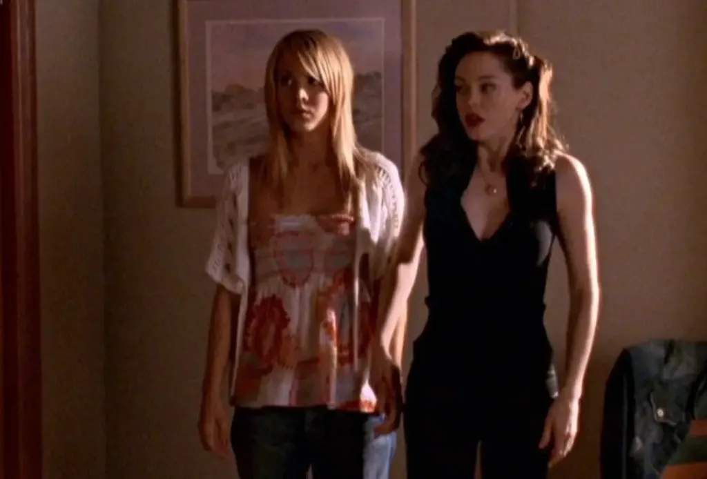 Kaley Cuoco: Rose McGowan snubolta a Charmed forgatásán!-1
