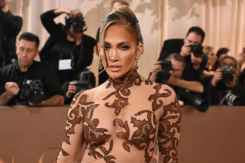 Jennifer Lopez gúnyolódik négy válásán Las Vegasban-1