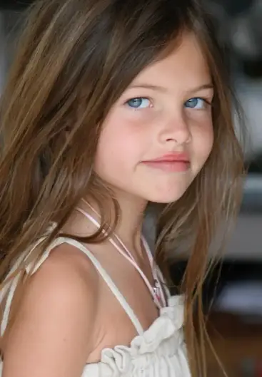 Világ legszebb lánya jegyben jár! Thylane Blondeau boldog-1
