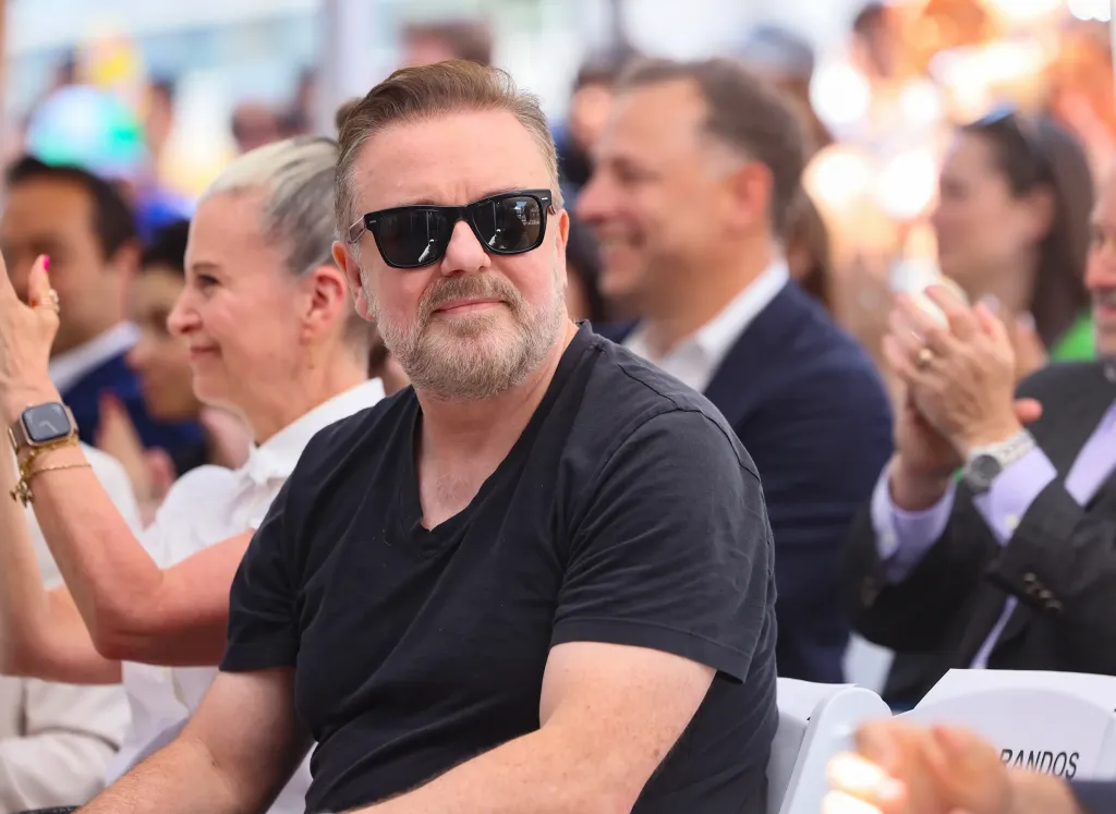 Ricky Gervais tagadja a sértő viccet: ápoló bukott emiatt!-2