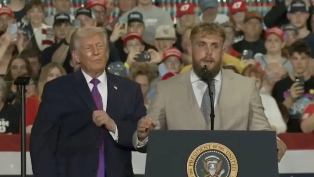 Jake Paul kínos izzadása Trump mellett!-1